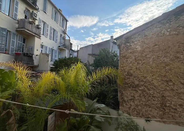 Le Lodi